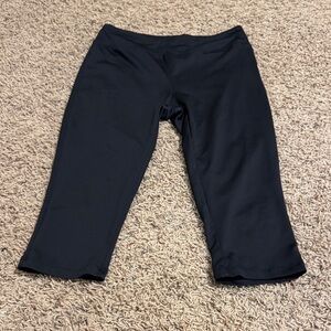 BCG Women's Black Capris